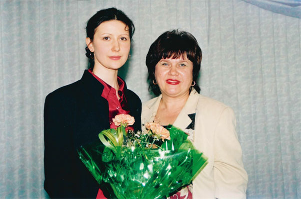 С бывшей студенткой, актрисой театра и кино И. Язвинской (2005)