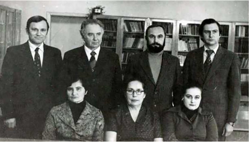 Кафедра всеобщей истории в конце 1970-х гг. Сидят (слева направо): Л.Е.Найборт, В.Н.Пушева, Г.Г.Копытина; стоят (слева направо): П.Г.Лукьянов, Г.Я.Риер, В.Ф.Копытин, Я.Г.Риер.